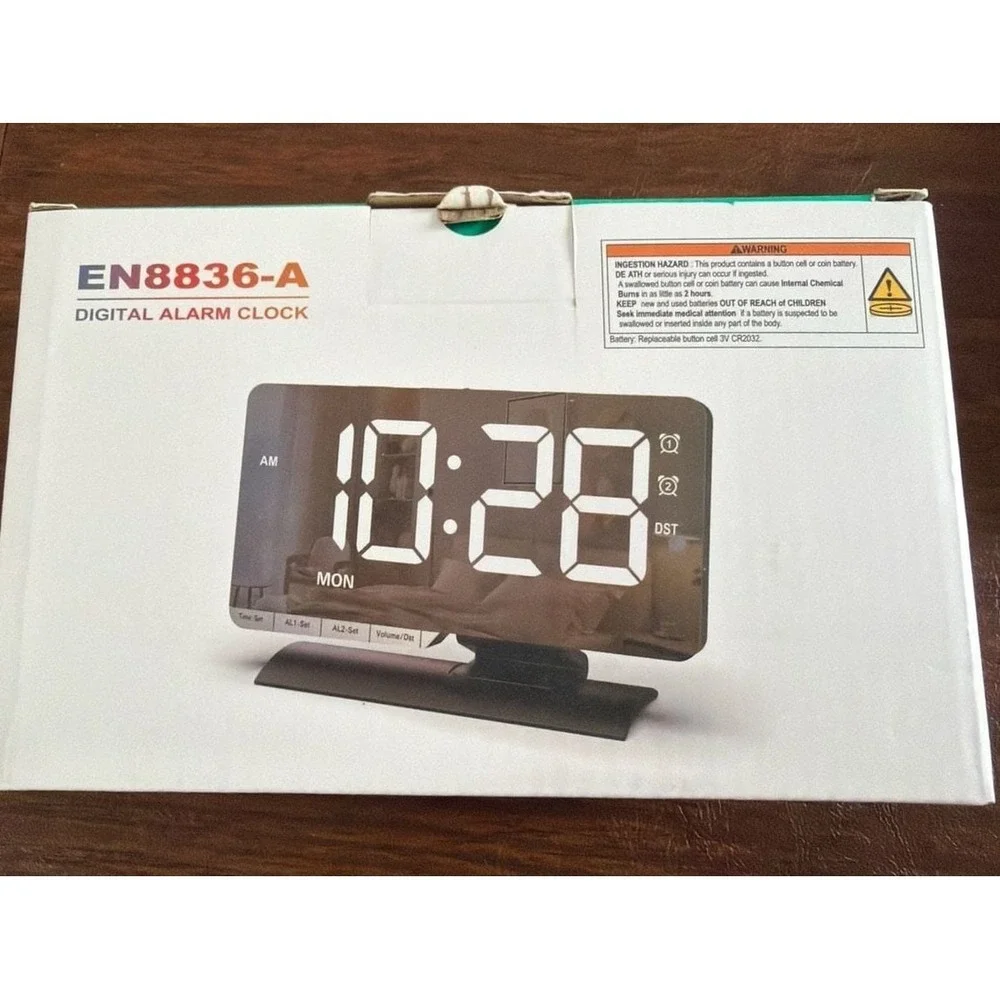 Digital Alarm Clock with Mirror Surface, Dual Alarms, & USB/Type-C Charging‎ NIB